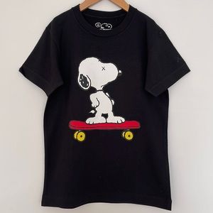 KAWS x PEANUTS UNIQLO TEE